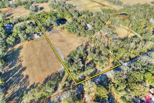 8602 Back Rd, Plant City, FL, 33565-3208 | Card Image