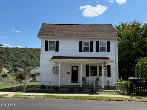 708 Mulberry St, Hollidaysburg, PA, 16648-1818 | Card Image