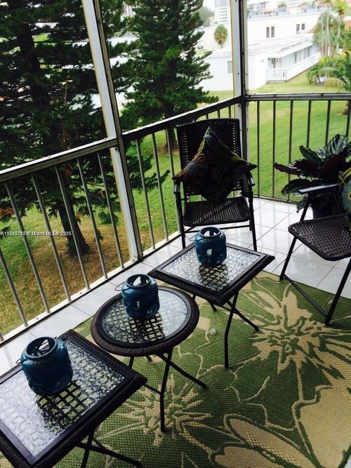 apt-l312-2905 Point East Dr, Aventura, FL, 33160-2625 | Card Image