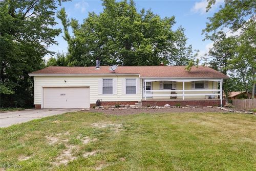 18630 Shurmer Rd, Strongsville, OH, 44136-6151 | Card Image