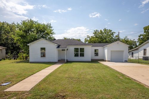 254 S Charles St, Elm Mott, TX, 76640-3737 | Card Image