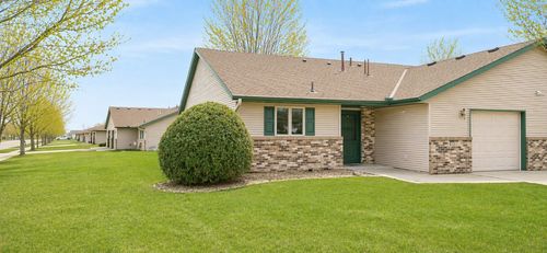 913 Richland Ave Sw, Willmar, MN, 56201-5261 | Card Image