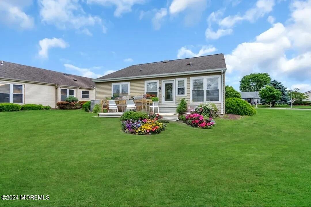 Wycombe Way, Lakehurst, NJ 08759