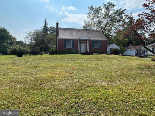 828 Locust St, Collegeville, PA, 19426-2431 | Card Image