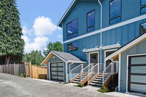 8043 19th Ave Ne, Seattle, WA, 98115-4435 | Card Image