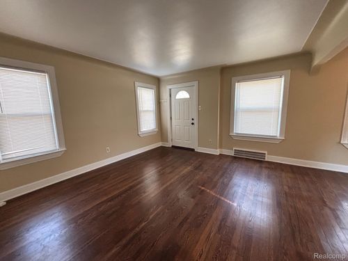 747 Gardendale St, Ferndale, MI, 48220-2488 | Card Image