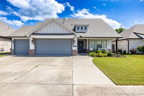 2130 E 140th St S, Bixby, OK, 74008-4896 | Card Image