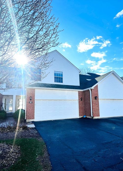 106-106 Pembroke Cir, Lake Bluff, IL, 60044-1160 | Card Image