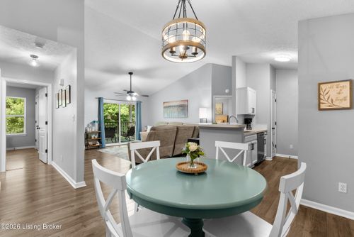 203-9208 Hawthorne Pointe Dr, Louisville, KY, 40272-2592 | Card Image