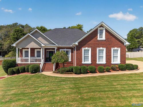 142 Barrington Cir, Alexandria, AL, 36250-7204 | Card Image