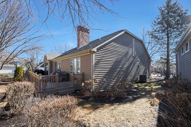 221 Course Dr, House other with 3 bedrooms, 3 bathrooms and 2 parking in Lake In The Hills IL | Image 37