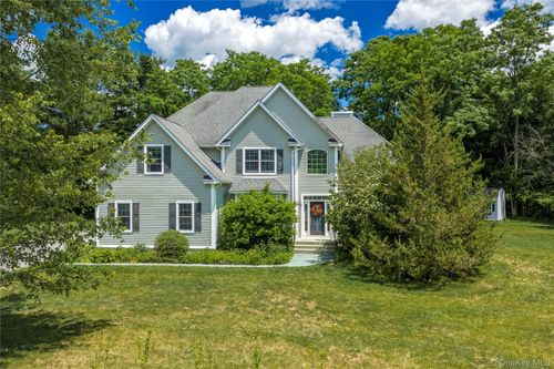 63 Guinness Way, East Fishkill, NY, 12533-3323 | Card Image