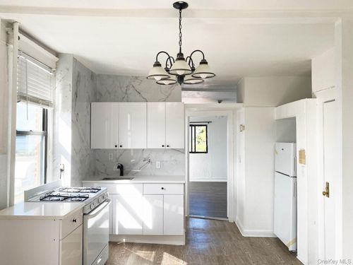 3b-101 Southside Avenue, Greenburgh, NY, 10706 | Card Image