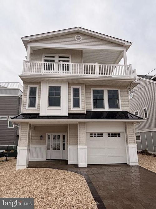 4 W Sumner Ave, LONG BEACH TOWNSHIP, NJ, 08008-3972 | Card Image