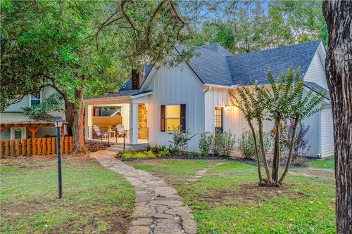 319 S College Ave, Fayetteville, AR, 72701-6112 | Card Image