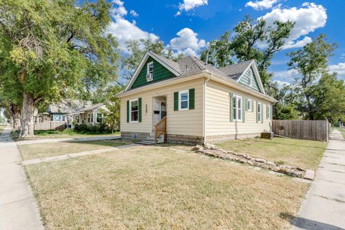 520 Old Main St, Newton, KS, 67114-4314 | Card Image