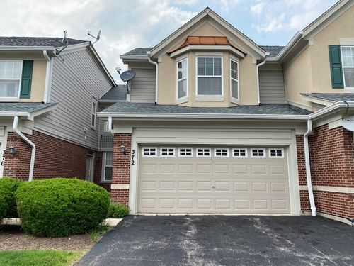 372 Pine Lake Cir, Vernon Hills, IL, 60061-1227 | Card Image