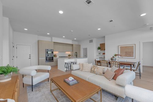 403-2209 S 1st St, Austin, TX, 78704-5273 | Card Image