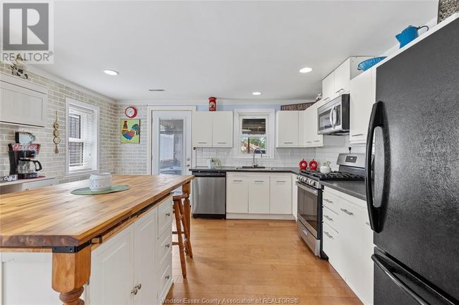 295 Clitherow St, House other with 2 bedrooms, 2 bathrooms and null parking in Harrow ON | Image 11