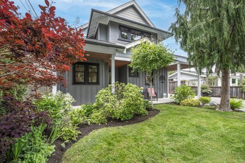 219 65b St, Delta, BC, V4L1M9 | Card Image