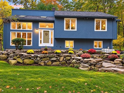 28 Hartford Pike, Foster, RI, 02825 | Card Image