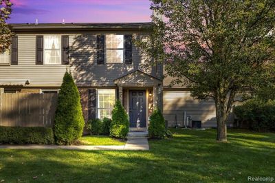 3 - 180 Pine Tree Ridge Drive, Condo with 2 bedrooms, 1 bathrooms and null parking in Waterford Twp MI | Image 1