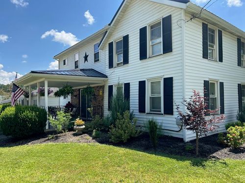 297 W State St, Pleasantville, PA, 16341-9719 | Card Image