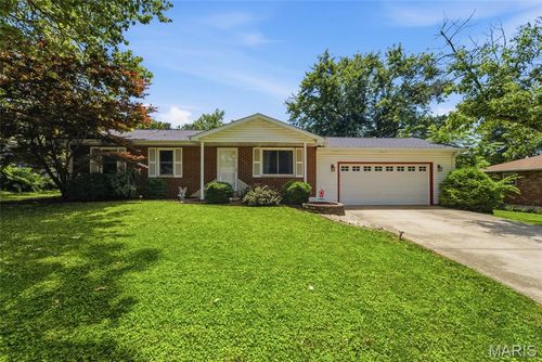116 Appletree Ln, Glen Carbon, IL, 62034-1828 | Card Image