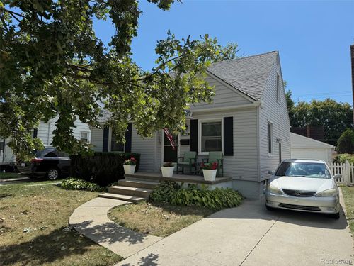 8060 Standard, Center Line, MI, 48015-1301 | Card Image