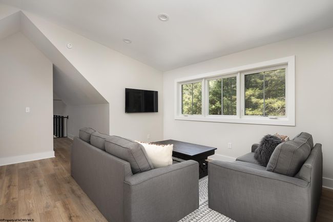 653 Watersound Trce, House other with 3 bedrooms, 3 bathrooms and 3 parking in Bruceton Mills WV | Image 22