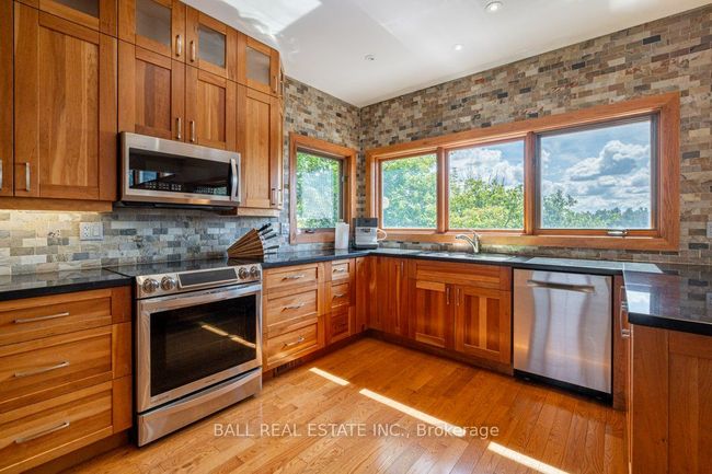 1466 Northey's Bay Rd, House other with 4 bedrooms, 3 bathrooms and 4 parking in North Kawartha ON | Image 12