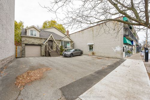 {{alt}} | Card Image