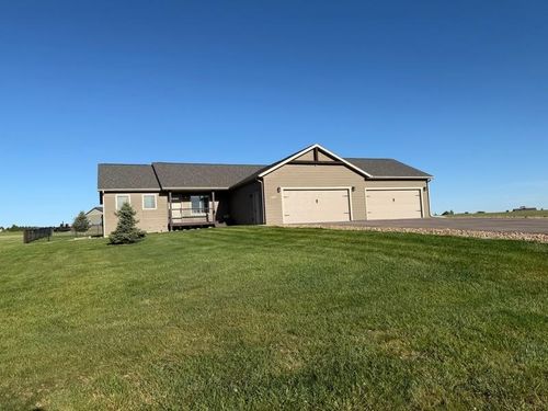 19229 Chuck Wagon Cir, Belle Fourche, SD, 57717-7204 | Card Image