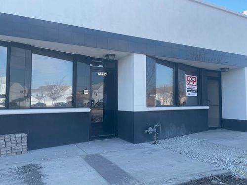 7641 W 63rd St, Summit, IL, 60501-1811 | Card Image