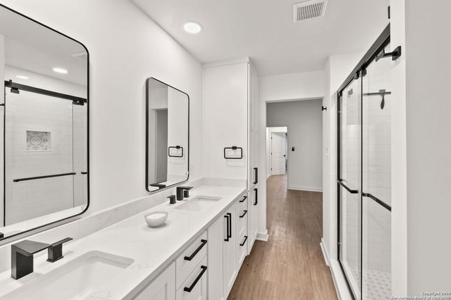 APT-101 - 2718 Old Field Dr, Townhouse with 2 bedrooms, 3 bathrooms and null parking in San Antonio TX | Image 21