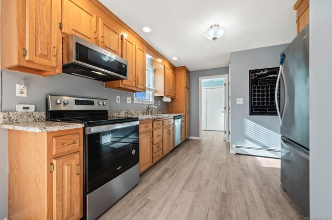 24 Hollis Ln, House other with 3 bedrooms, 3 bathrooms and null parking in Plainville CT | Image 10
