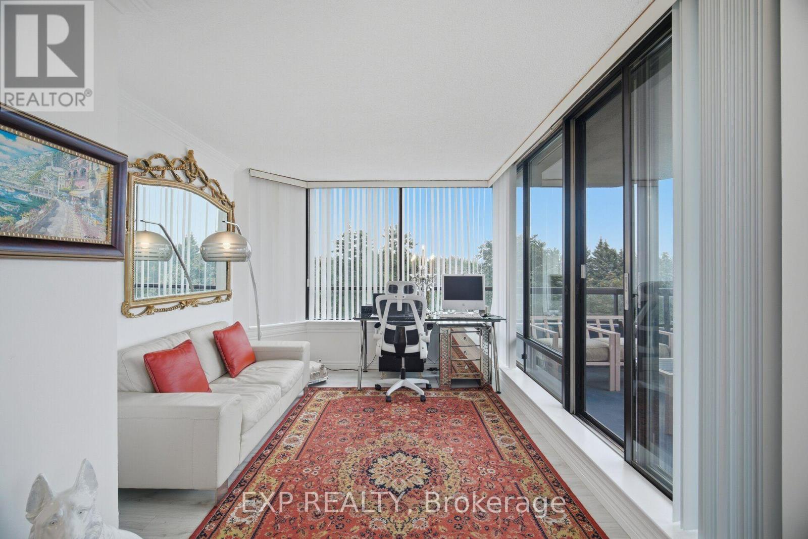 Residential in Vaughan (Brownridge) 3