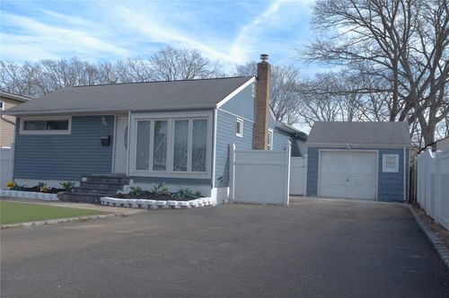 1141 Udall Road, Islip, NY, 11706 | Card Image