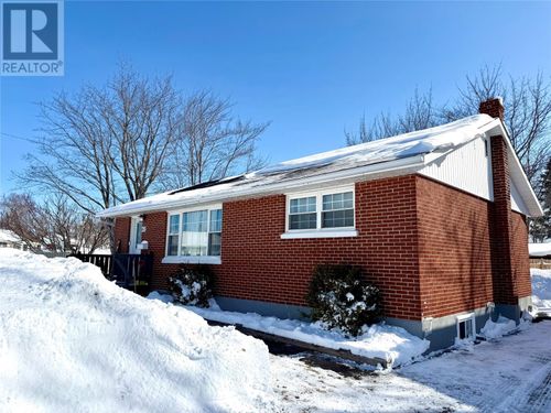 26 Medcalf St, Gander, NL, A1V1S1 | Card Image