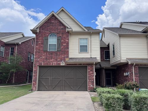 1052 Colonial Dr, Coppell, TX, 75019-4303 | Card Image