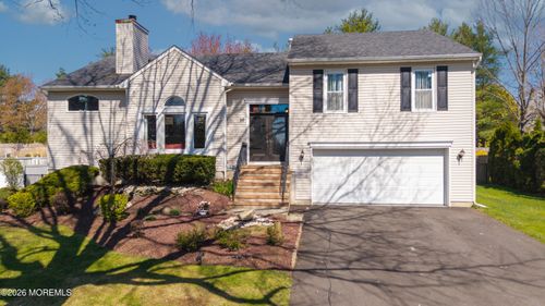 39 Royal Rd, Freehold, NJ, 07728-4384 | Card Image