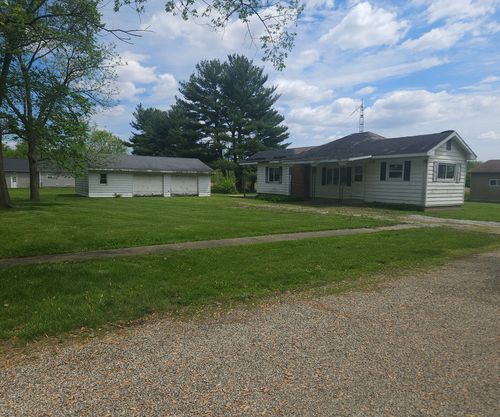 907 S Spruce St, Villa Grove, IL, 61956-1901 | Card Image