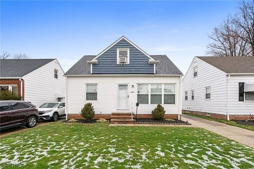 24871 Farringdon Ave, Euclid, OH, 44123-1414 | Card Image