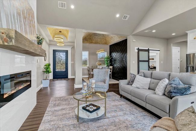 500 Highview Ct, House other with 3 bedrooms, 2 bathrooms and null parking in Godley TX | Image 13