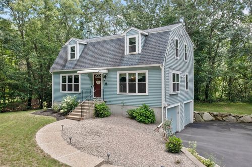 15 Alder St, Medway, MA, 02053-2268 | Card Image