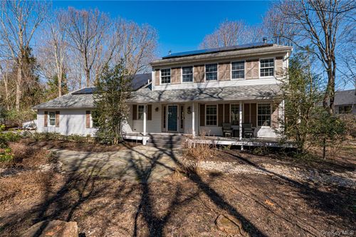 107A Scraggy Hill Rd, Port Jefferson, NY, 11777-1981 | Card Image