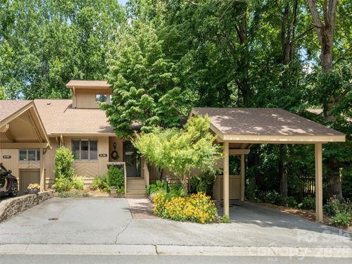 601 Red Oak Dr, Hendersonville, NC, 28791-1968 | Card Image