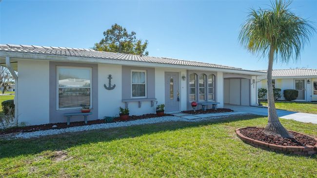 Q-15 - 513 Circlewood Drive, Condo with 2 bedrooms, 2 bathrooms and null parking in Venice FL | Image 3
