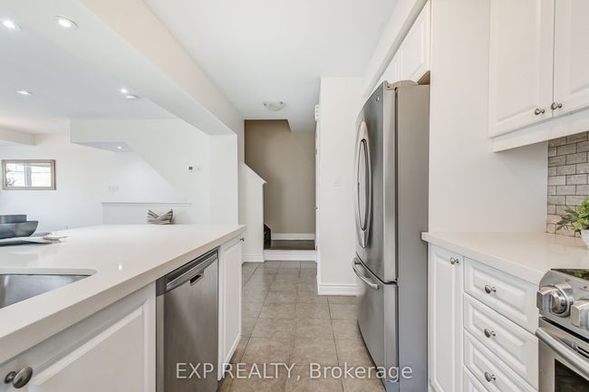 979 Nadalin Hts, House attached with 4 bedrooms, 2 bathrooms and 1 parking in Milton ON | Image 21