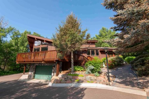 207 9th Ave W, Grand Marais, MN, 55604-4417 | Card Image